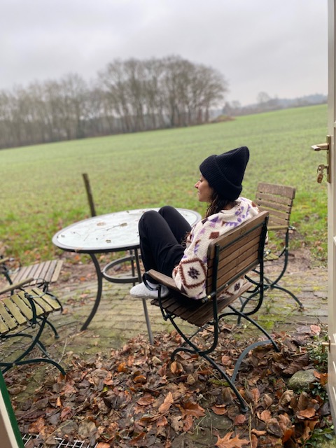 Negatieve gedachten verdwijnen in de rust van de natuur